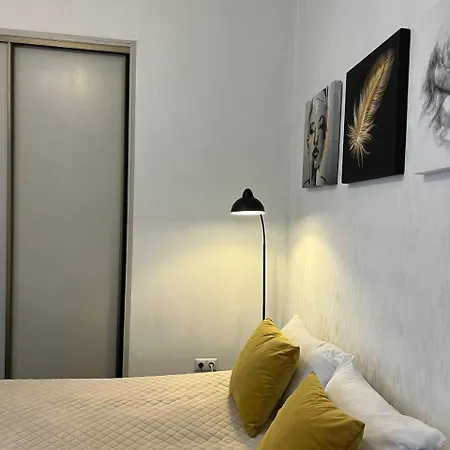 Cozy Near The National Opera