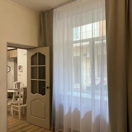 Apartment Cozy Near The National Opera Lviv
