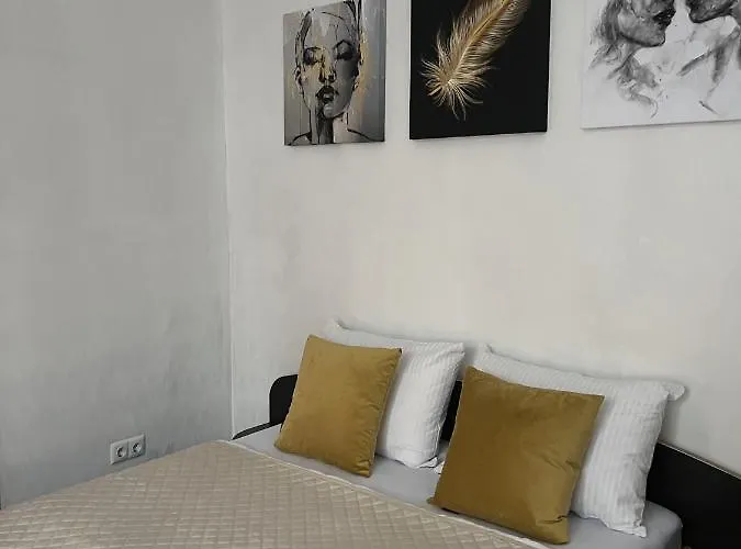 Cozy Near The National Opera